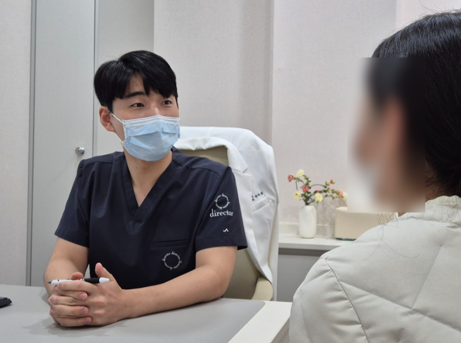 고덕피부관리 레디어스 1:1 맞춤 진단 상담 장면