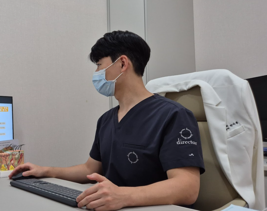 천호동클라리티 레이저제모 진단 자료 분석 장면