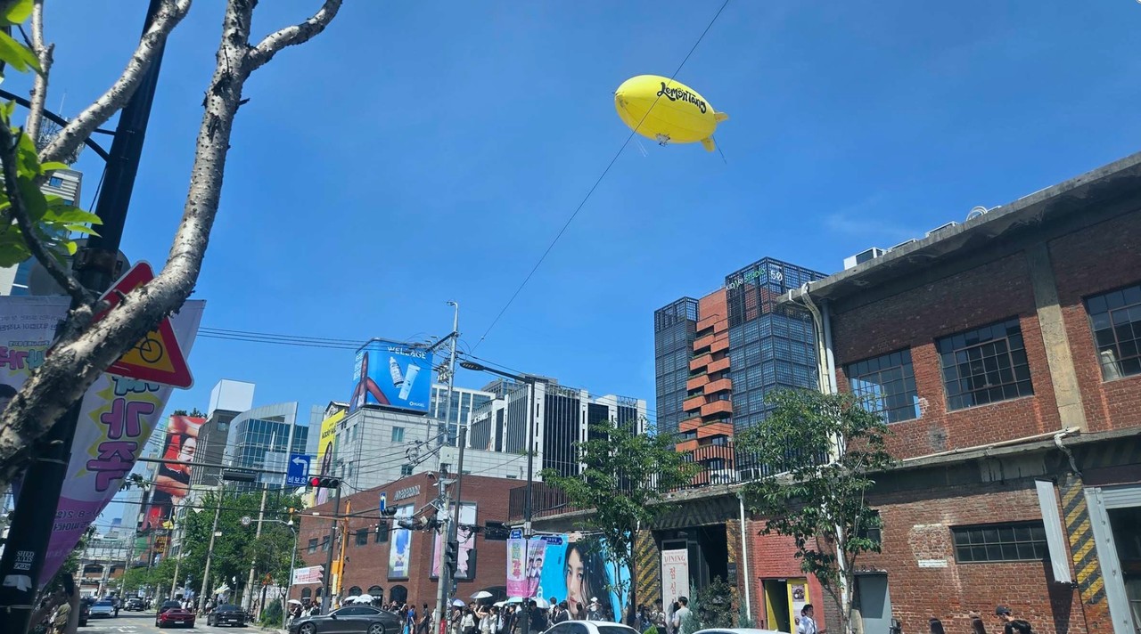 성수비행선광고
