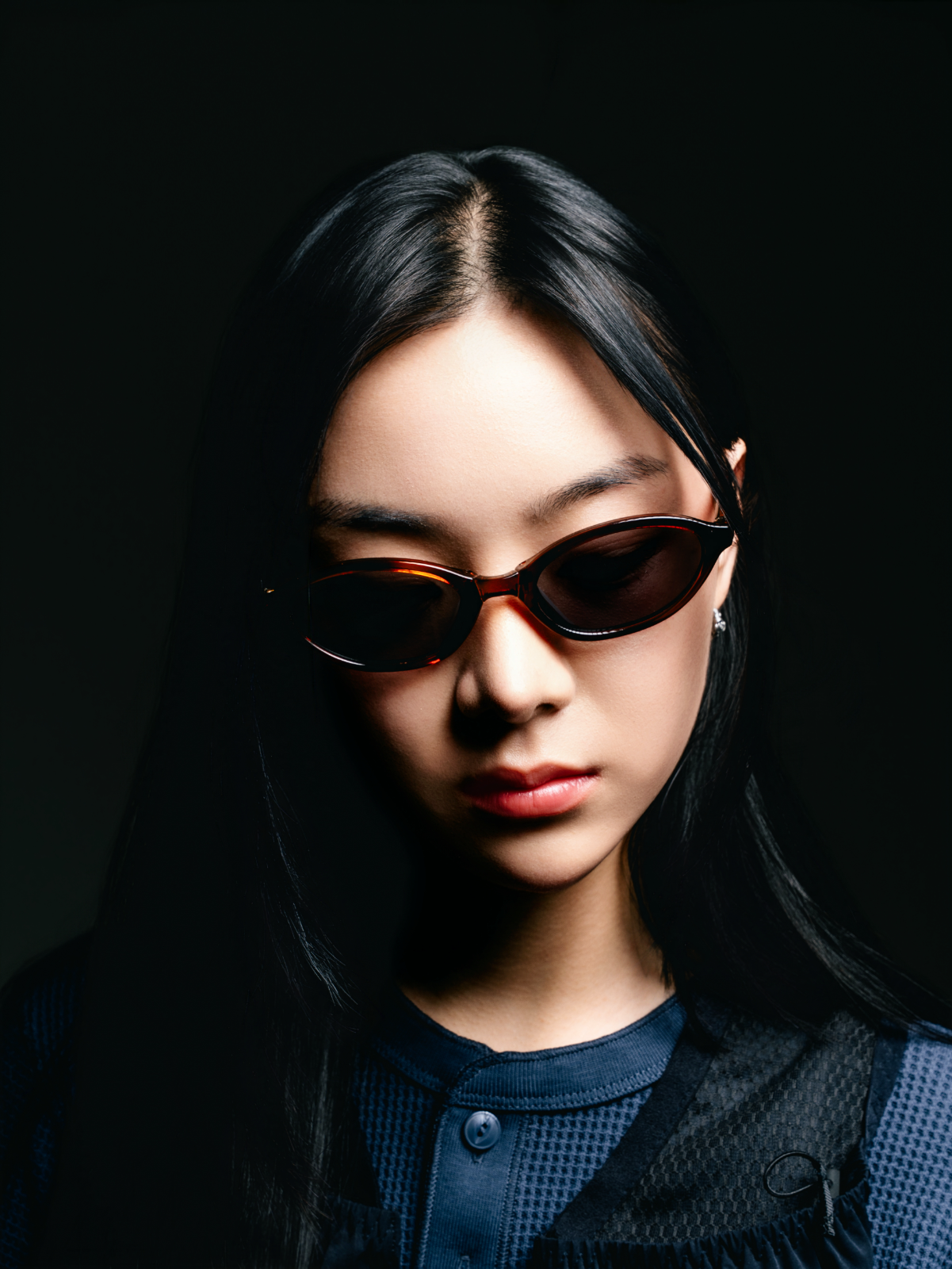 스튜디오 포트레이트 — FLIPDEEP 아이웨어