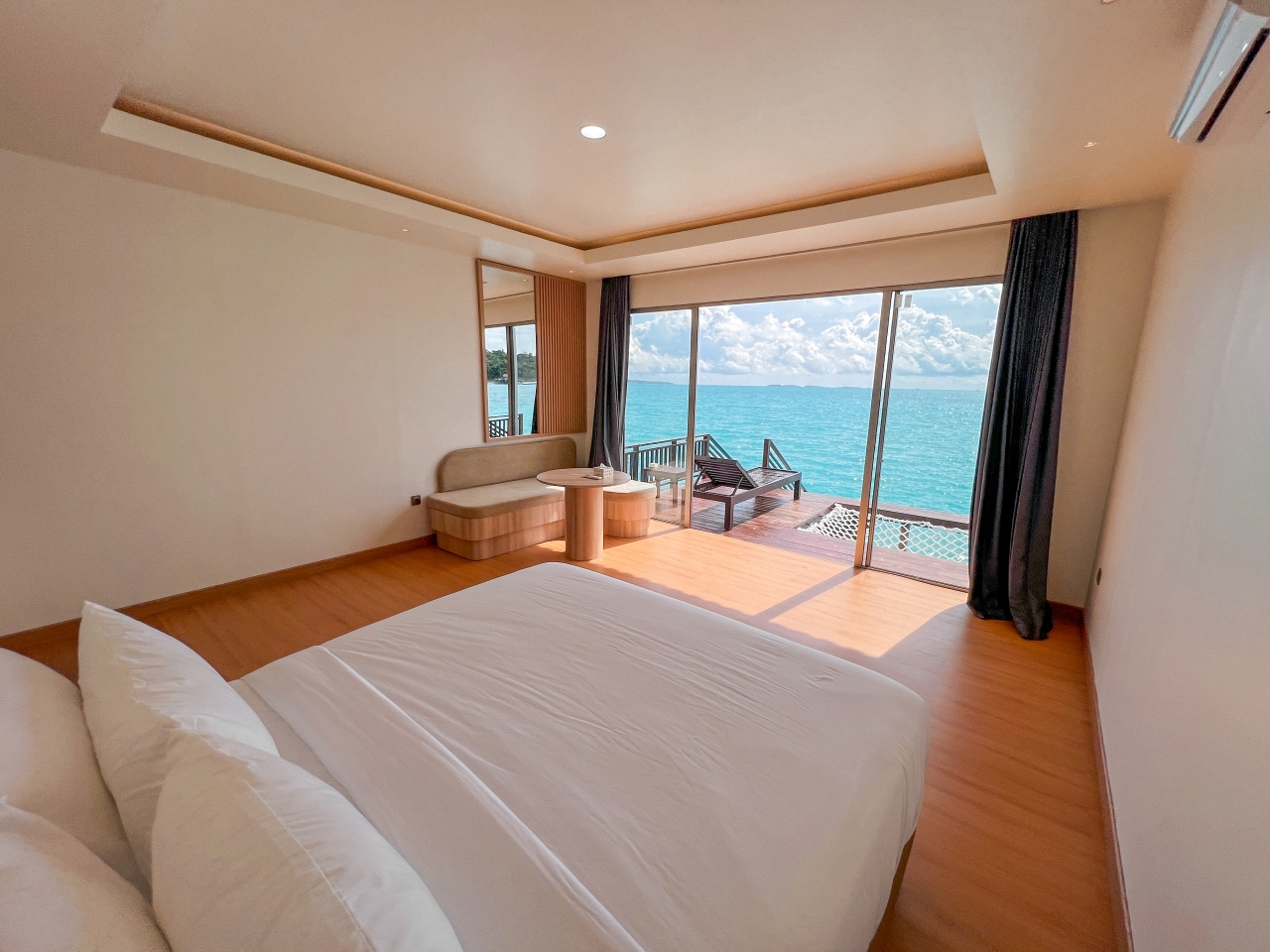 NOAH Maratua Resort Ocean Villa 내부