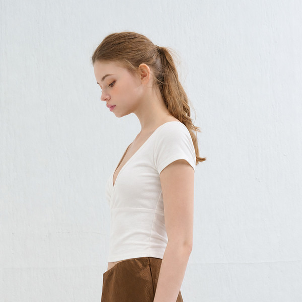 CUTTING V-NECK SHORT SLEEVE T SHIRT IVORY 상세 이미지