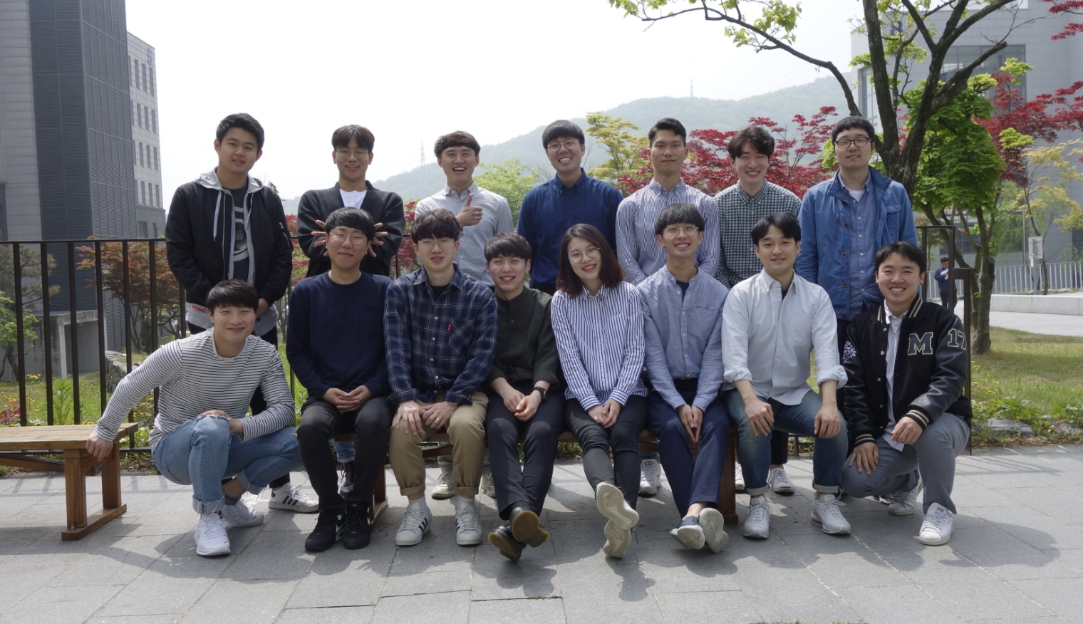 마이크로시스템 임직원 단체 사진