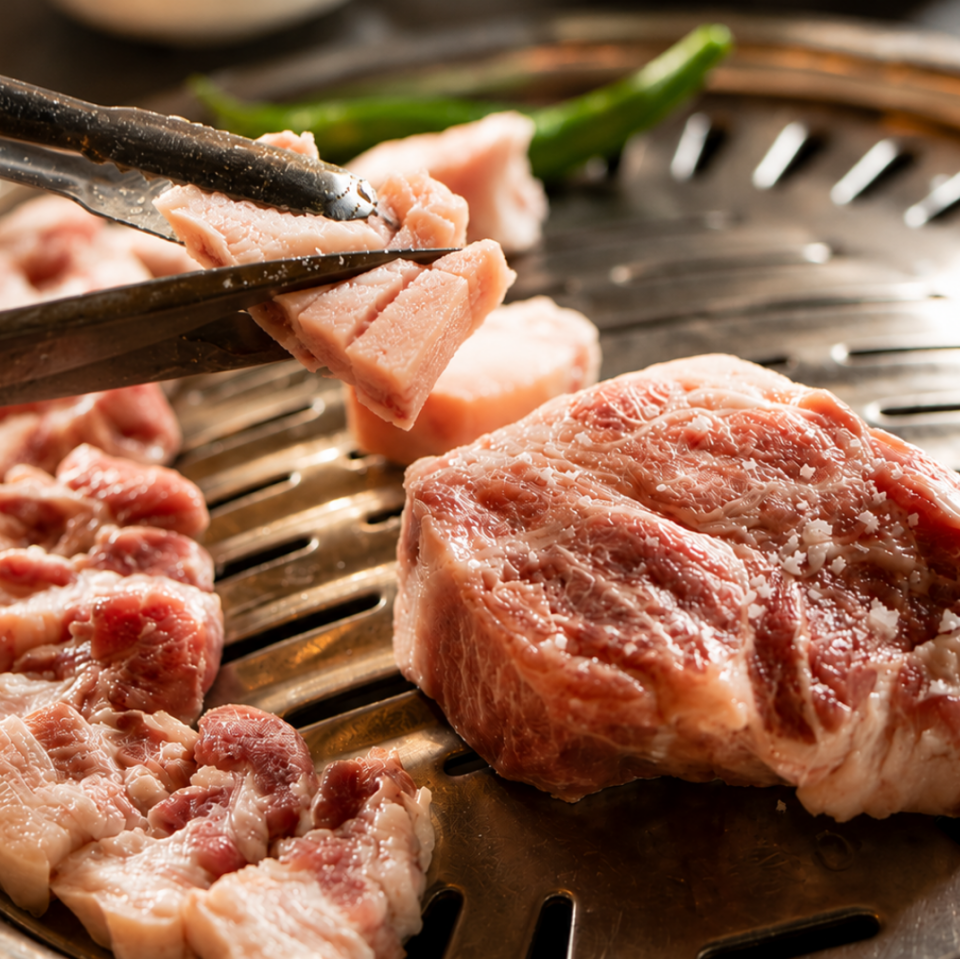 <p style="margin-left:10px;">10% off</p><h5 style="margin-left:10px">Kkangchon Black Pork</h5>