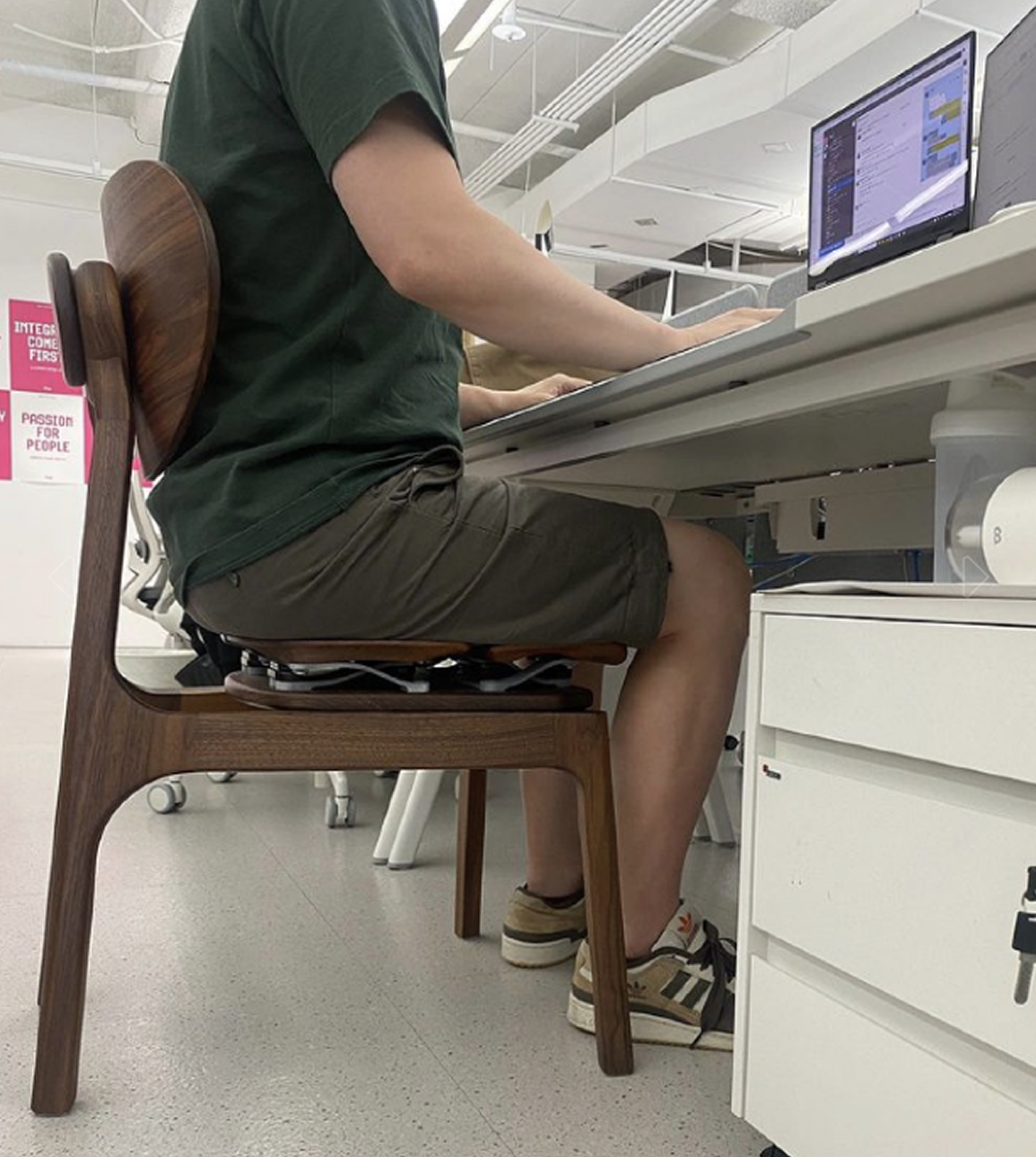 Oh using a NOOGI chair