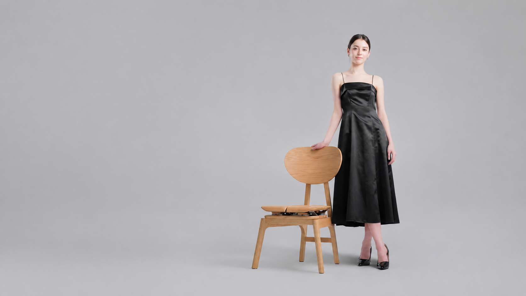NOOGI chair and model