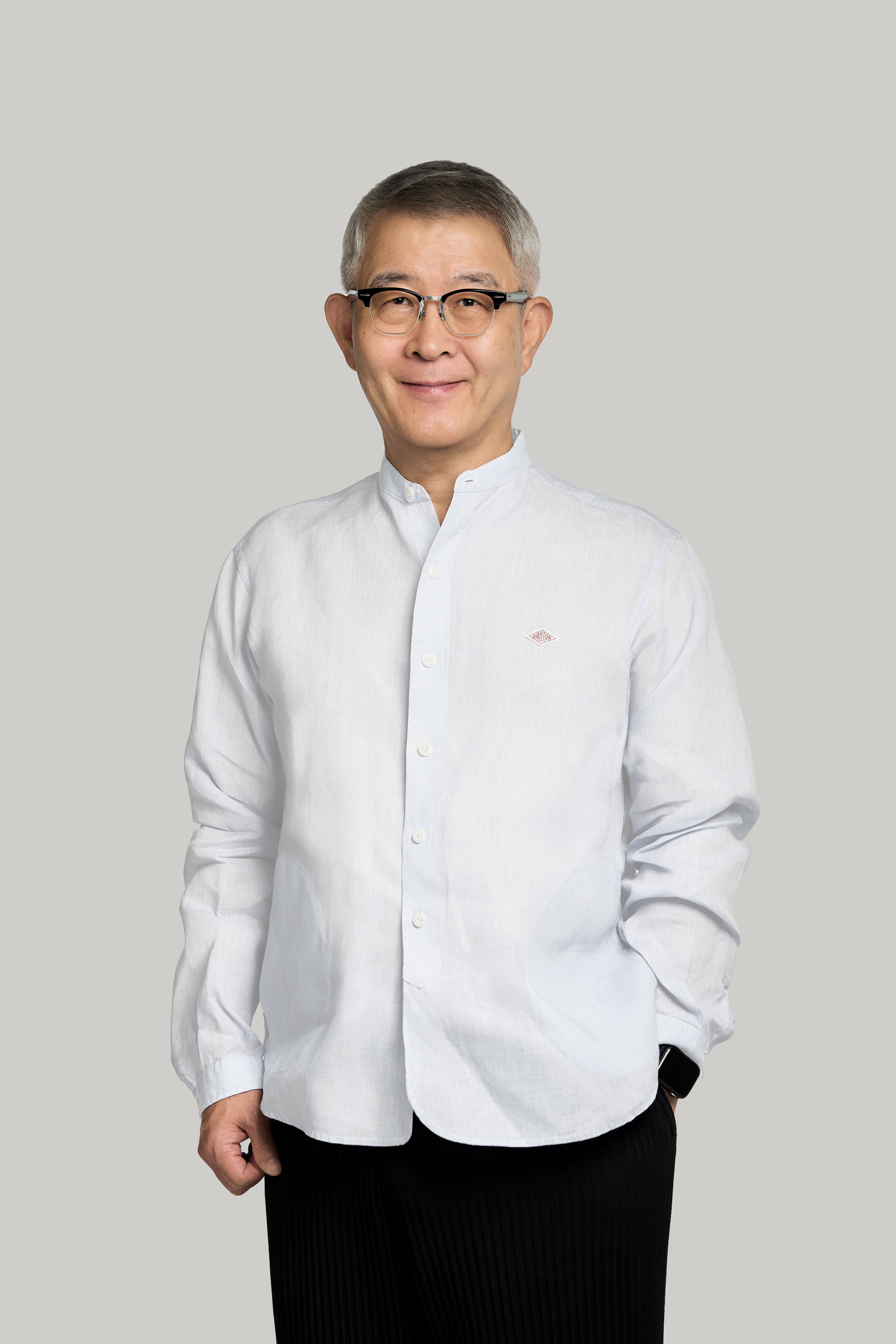 <div style="text-align: left;">     <span style="font-weight:bold; font-size: 14px;">Kwang Hwan Lee</span><br>     <span style="font-size: 14px;">Sr. Advisor</span><br><br>     <span style="font-size: 12px; line-height: 1.2;">Registered Architect, KIRA / Chairman, Architectural Code Consultancy University of Seoul, M.Arch.</span> </div>