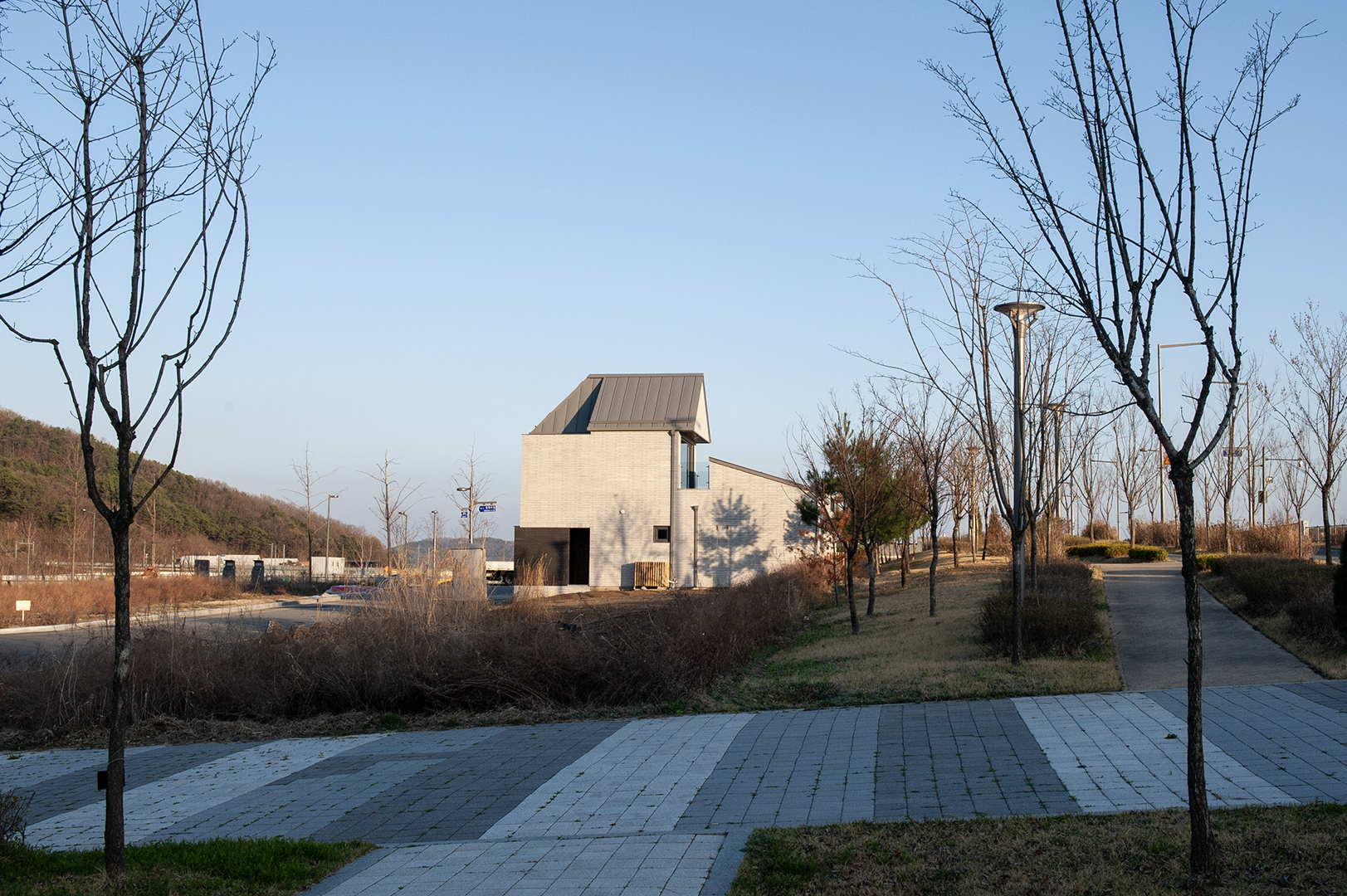 공원에서 바라본 세종시 집현동 단독주택 II 측면 전경