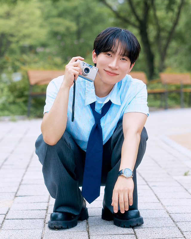 <span class="barlow bold" style="letter-spacing:-0.02em;">SEO EUNKWANG</span>