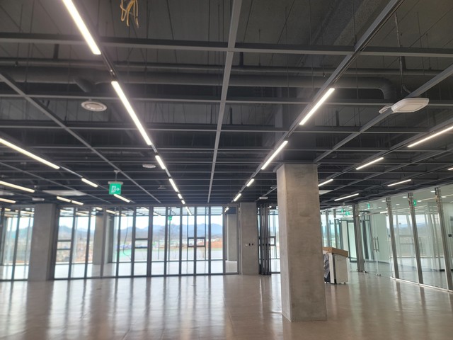 <p style="margin-left:10px;">나주시/24년 한전공대 신축 </p><h5 style="margin-left:10px">LED 실내조명</h5>