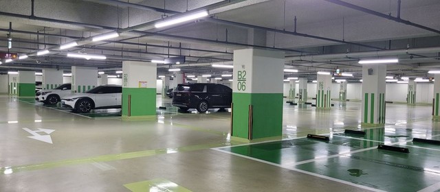 <p style="margin-left:10px;">수원시/25년 광교테크노밸리 비지니스센터</p><h5 style="margin-left:10px">LED CPCL조명 245EA</h5>