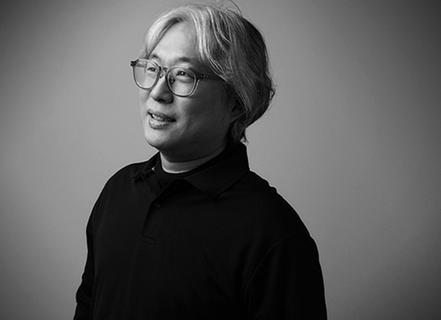 <p style="  margin-bottom:-10px;">김정기</p><h5 style="line-height: 0.8; margin-bottom:0px;"><strong>Kim JungKi</strong></h5>