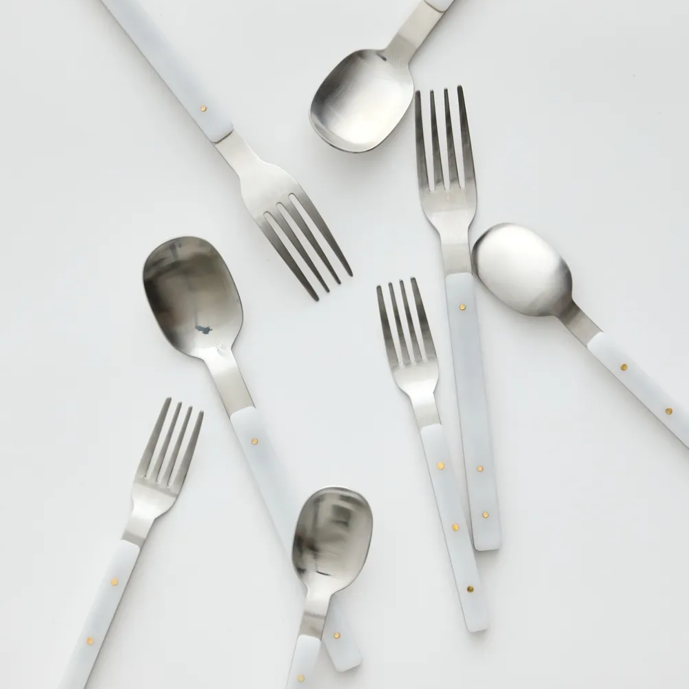 <span style="   line-height: 1em;   font-size: 14px;   letter-spacing: 0.5px;   border: 1px solid white;   margin-bottom: 10px;   padding: 8px;   display: inline-block; ">Life Edition</span><br>NEW IN<br>Shop Cutlery