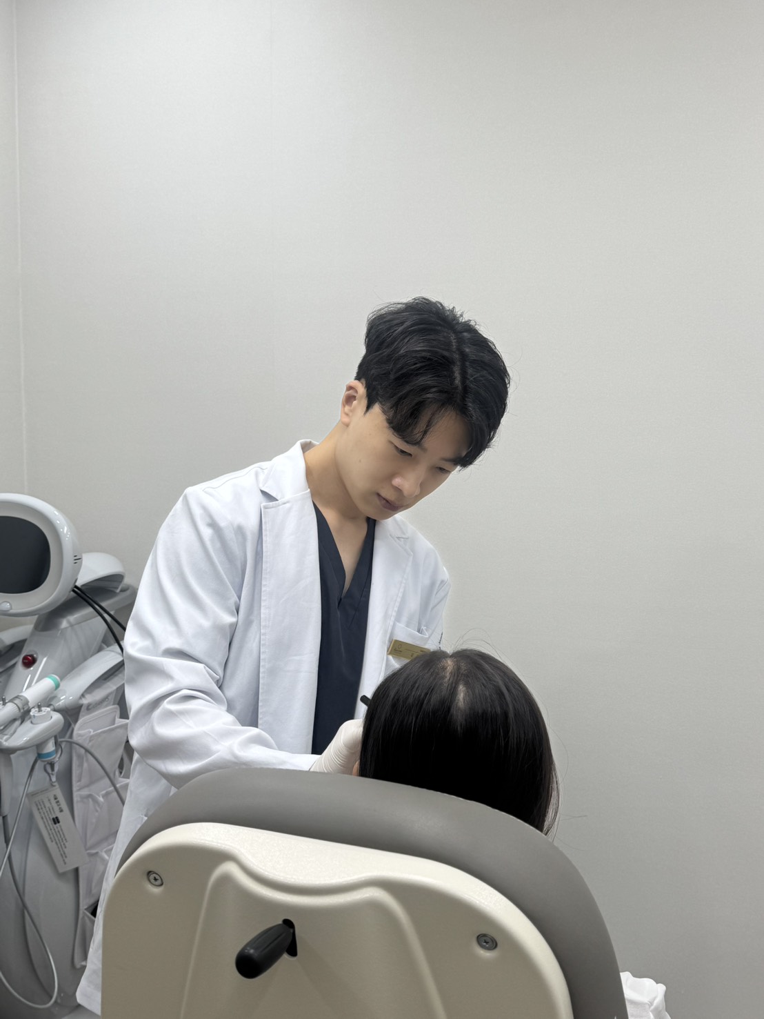 울산슈링크유니버스 시술 진행 모습, 원장 상담 및 시술 장면