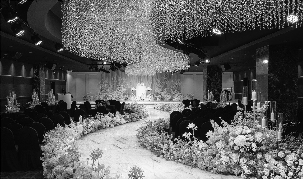 <h4>First-Class Wedding Lounge<br><h6>view more