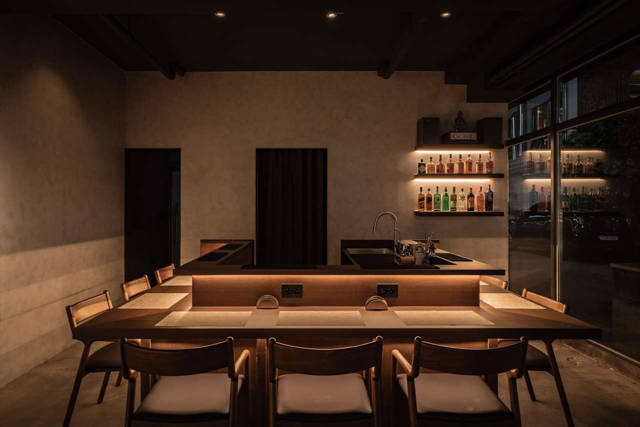 Bar. NIRVANA