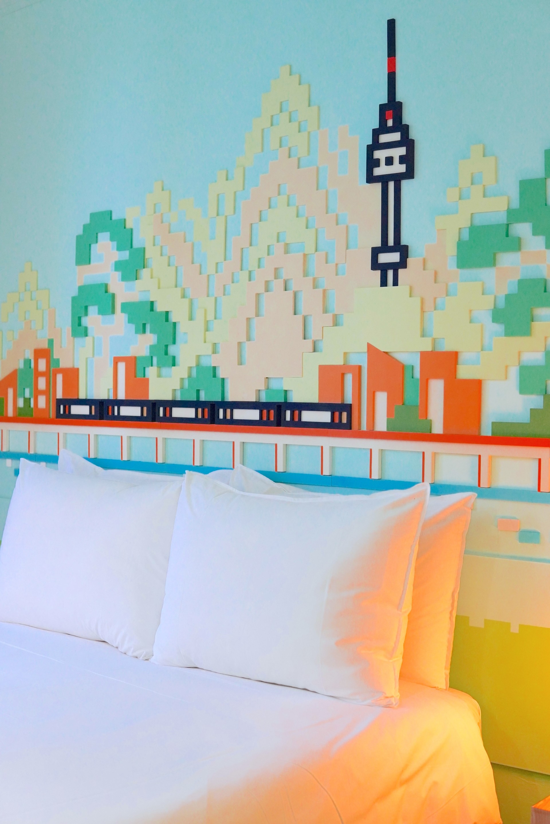 we are connecting Hotels and Art, Culture