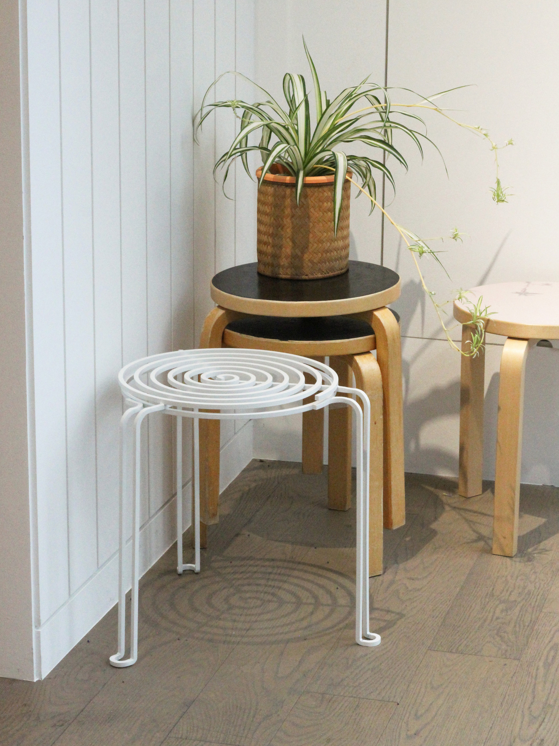 SPIRAL STOOL FOR MAGAZINE C X ARTEK