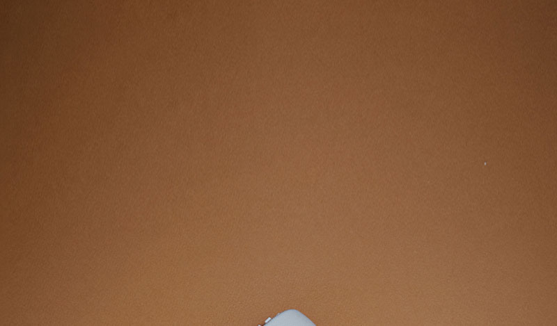 01 — SIGNATURE SHOES   