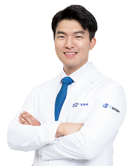 부산 사하구 괴정역 6번출구 더탄탄병원 가정의학과 전문의 석경진 검진센터장
