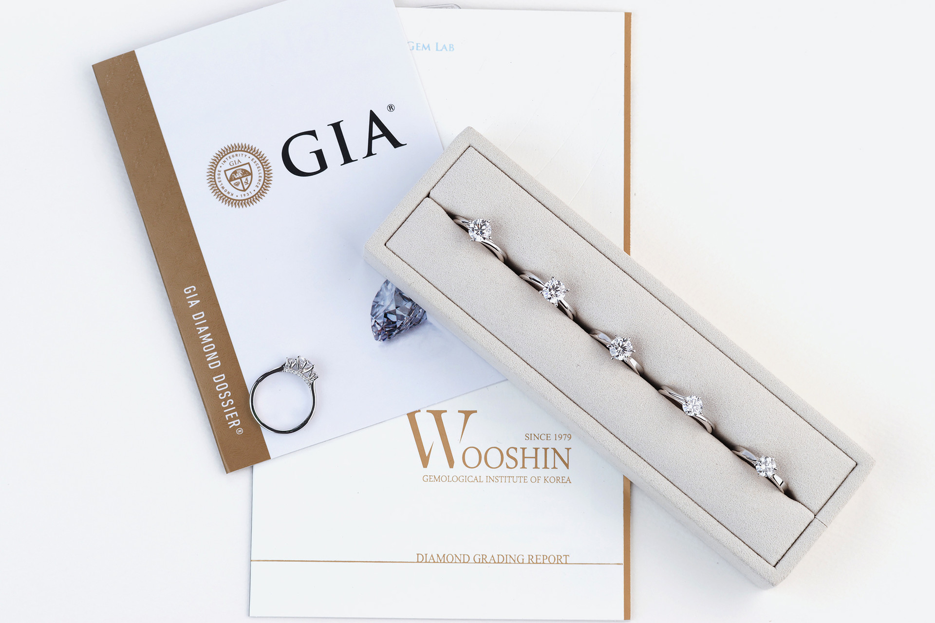 DIAMOND SELECTION<br><span style="font-size:14px;">더 알아보기</span>