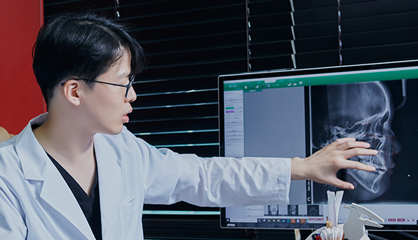 GIRIN CT guided customized facial implant system