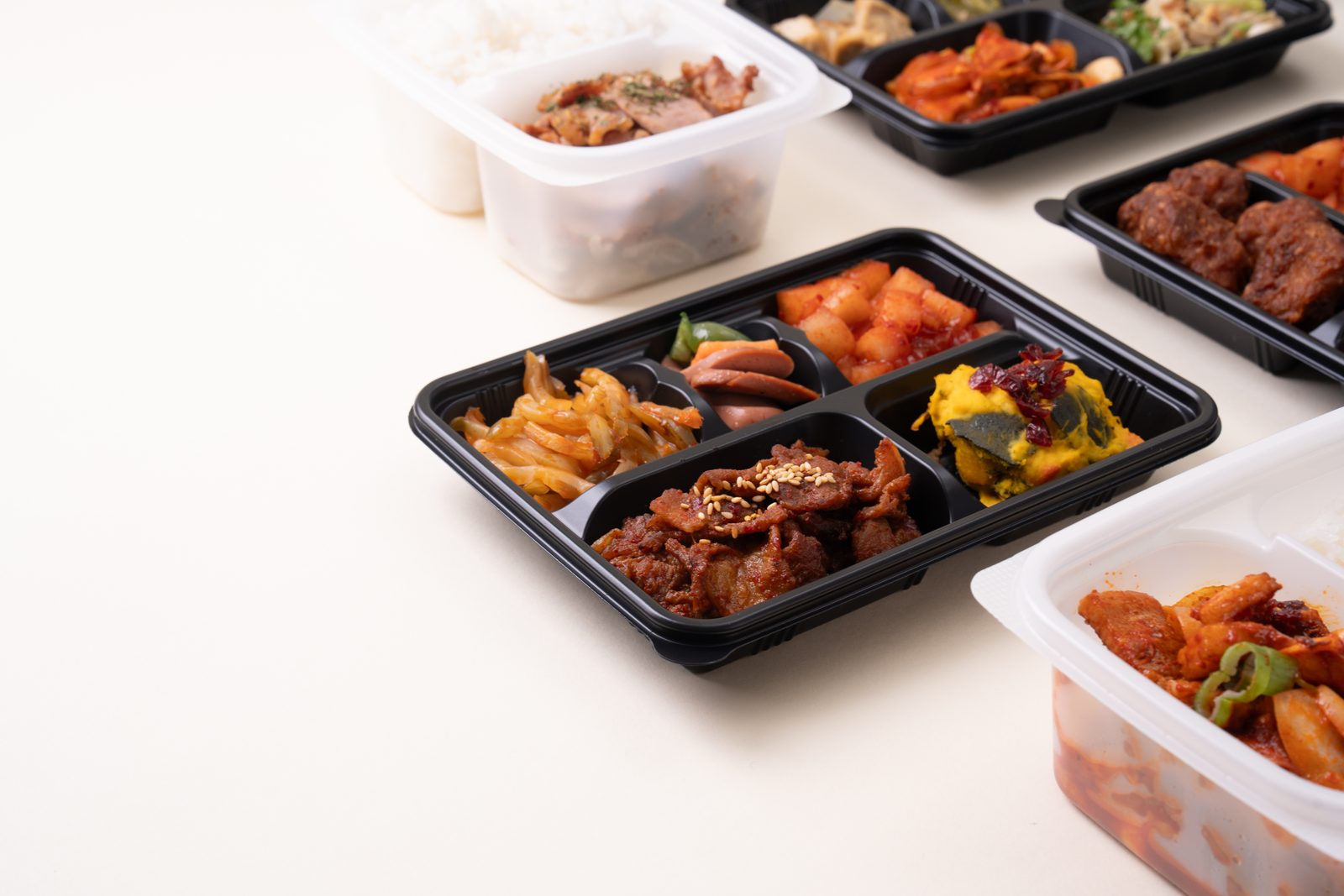 런치포스트 한식 도시락 6찬 구성