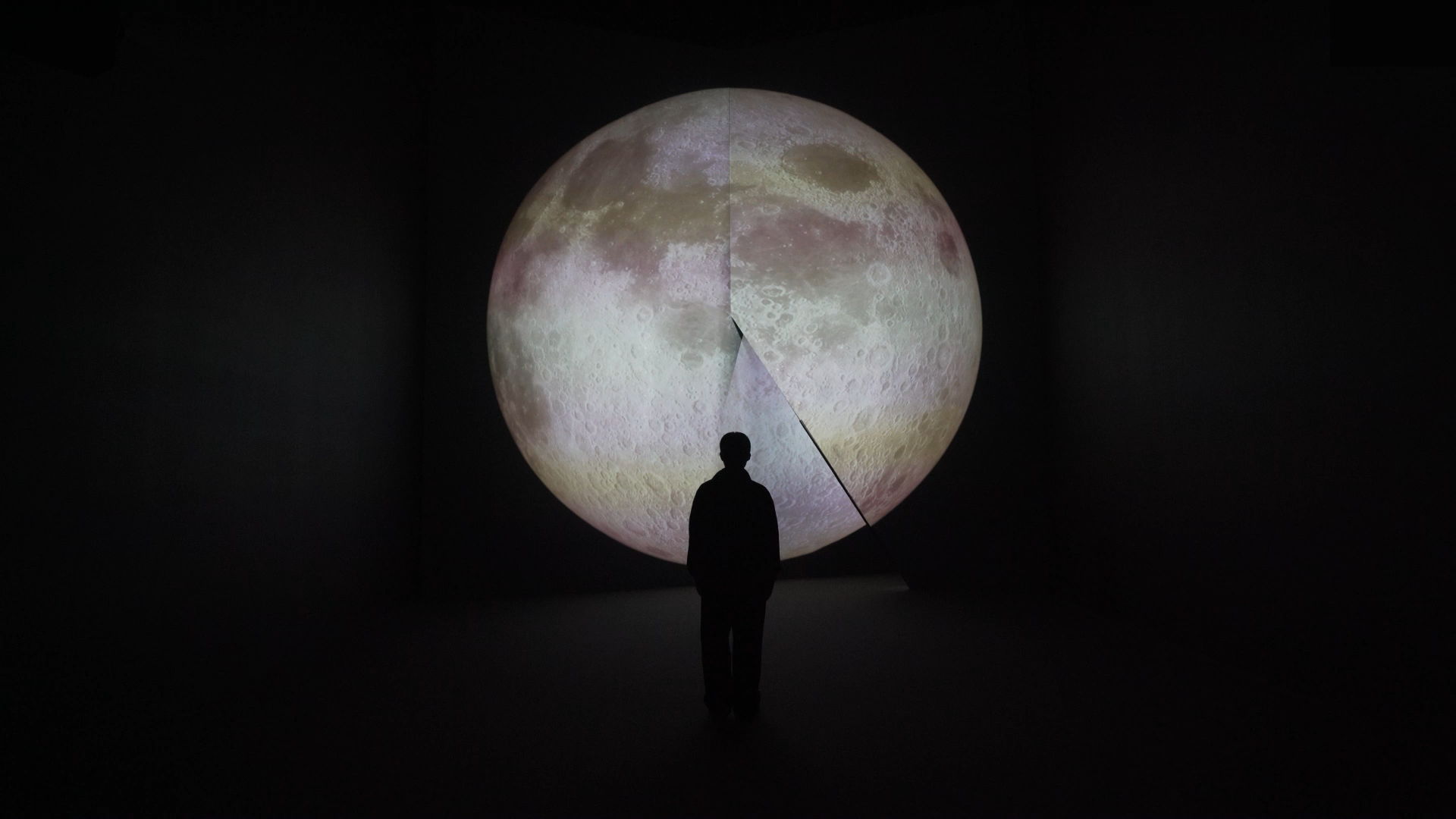 CIRCLE, 영원히 순환하며 빛나는 눈부신 핑크빛 모래. - 아르떼뮤지엄 부산