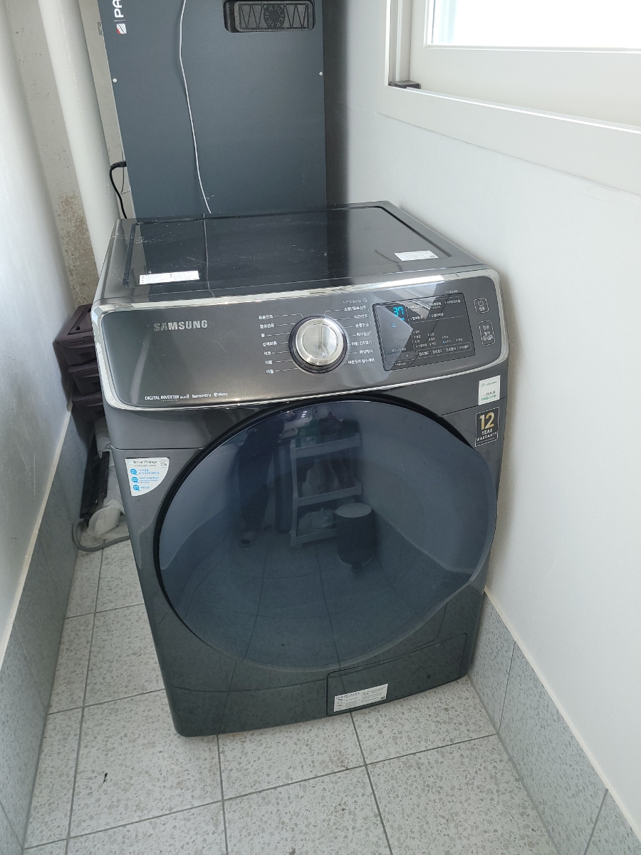 재조립과 테스트를 마친 삼성 건조기