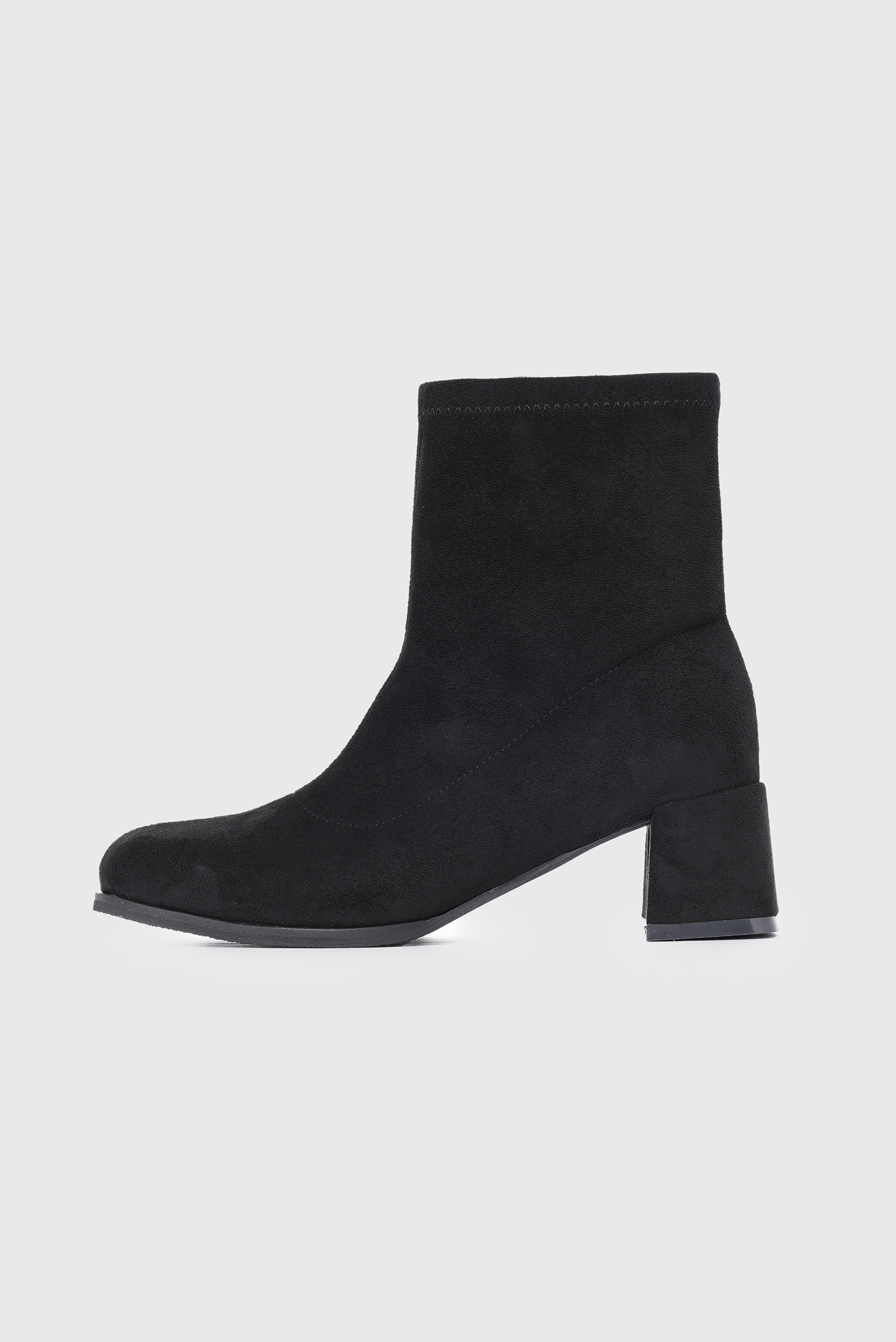 SLIM FIT<br>CENTER-SEAM ANKLE