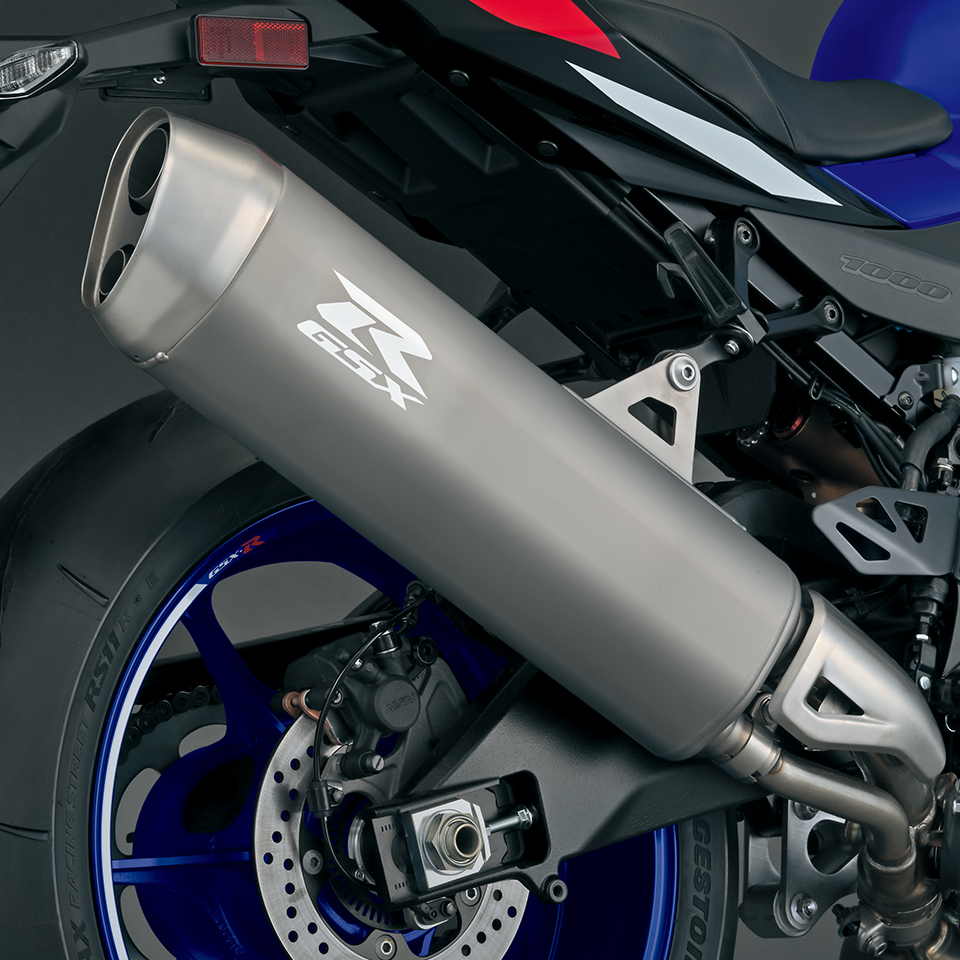 GSX-R 로고를 새긴 GSX-R1000R 티타늄 머플러