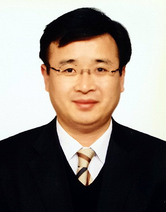 [이슈경제인] ‘백년가게’ 국제의료기 김광호 대표