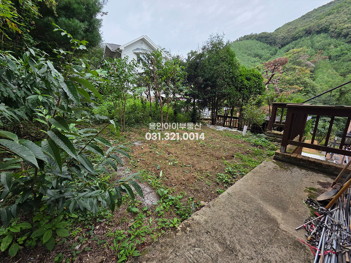 No.3984] 용인 양지 추계리 철콘전원주택, 강원도같은 프라이빗한 전망, 벙커2대, 넓은 데크와 정원, 지열보일러로 관리편한 주택