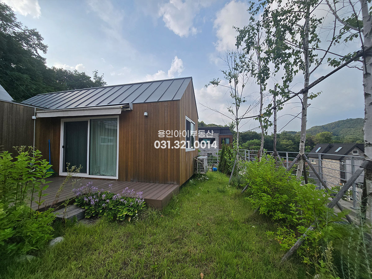 No.3942] 용인 동백 향린동산 세컨하우스 추천 소형전원주택, 신축급 멋진외관, 방과 거실 분리, 넓은 데크와 멋진전망