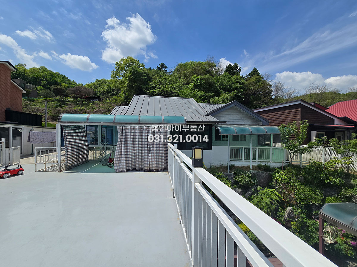 No.3904] 용인전원주택 양지 송문리 비밀의정원, 넓은 데크 단층전원주택, 벙커, 별채, 창고, 농업용/일반용 전기 사용가능