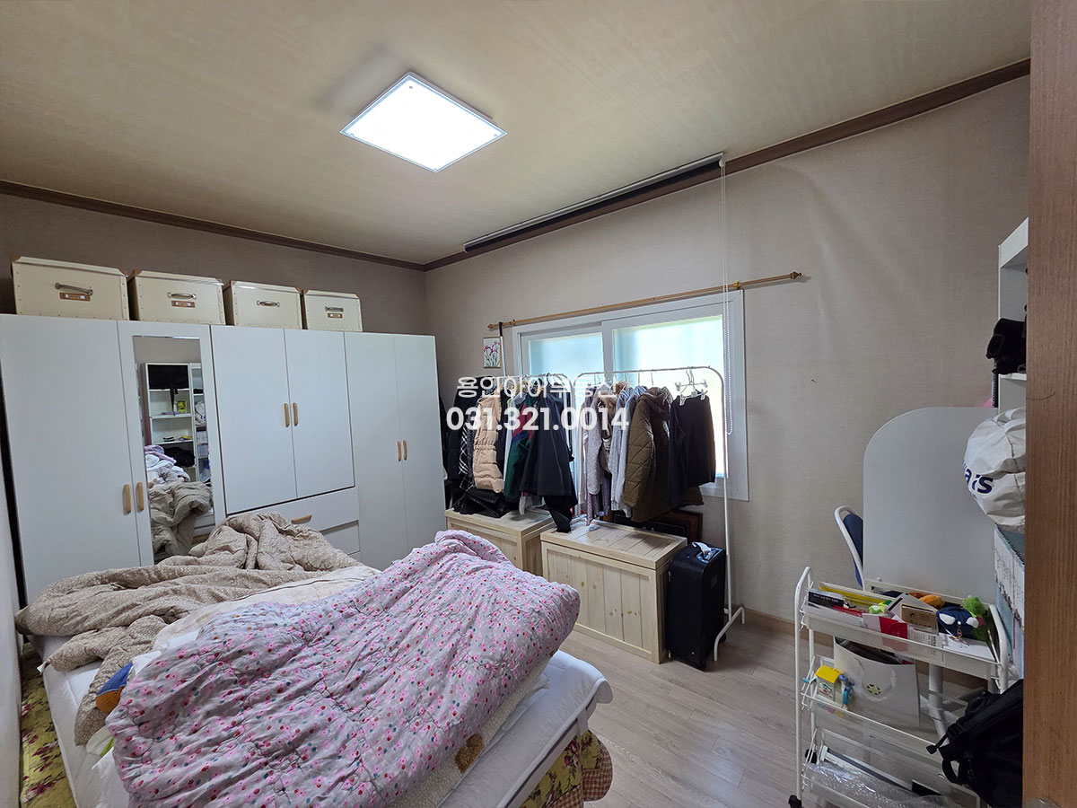 No.3900] 용인전원주택 양지 송문리 대가족 거주가능한 방5개 넉넉한 철콘 전원주택, 햇살좋고 잘 가꿔진 정겨운집, 심야전기, 잘가꿔진 정원