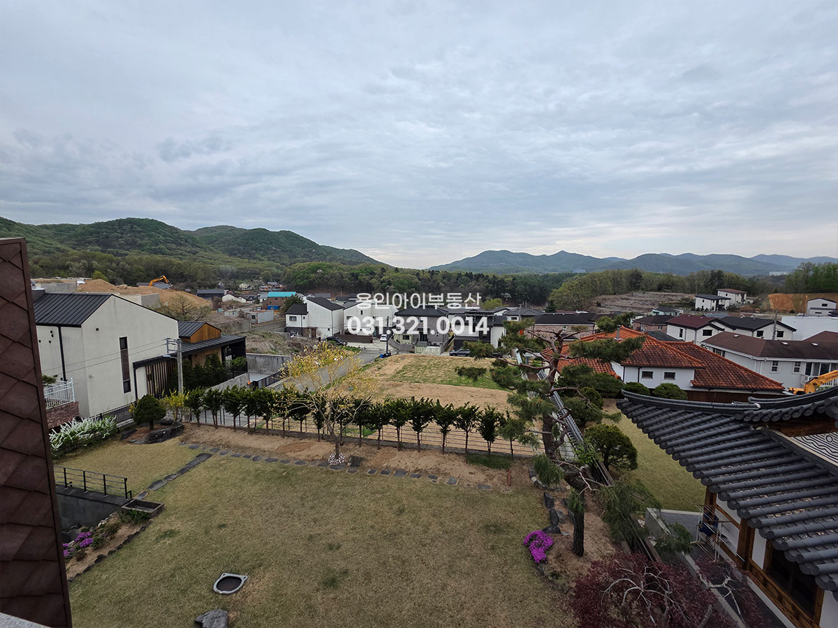 No.3898] 용인 양지전원주택 새실마을 전망탁트인 힐링 철콘주택, 고급자재, 멋진 정원, 양지IC 5분, 태양광 태양열 벙커주차 모두 갖춘집