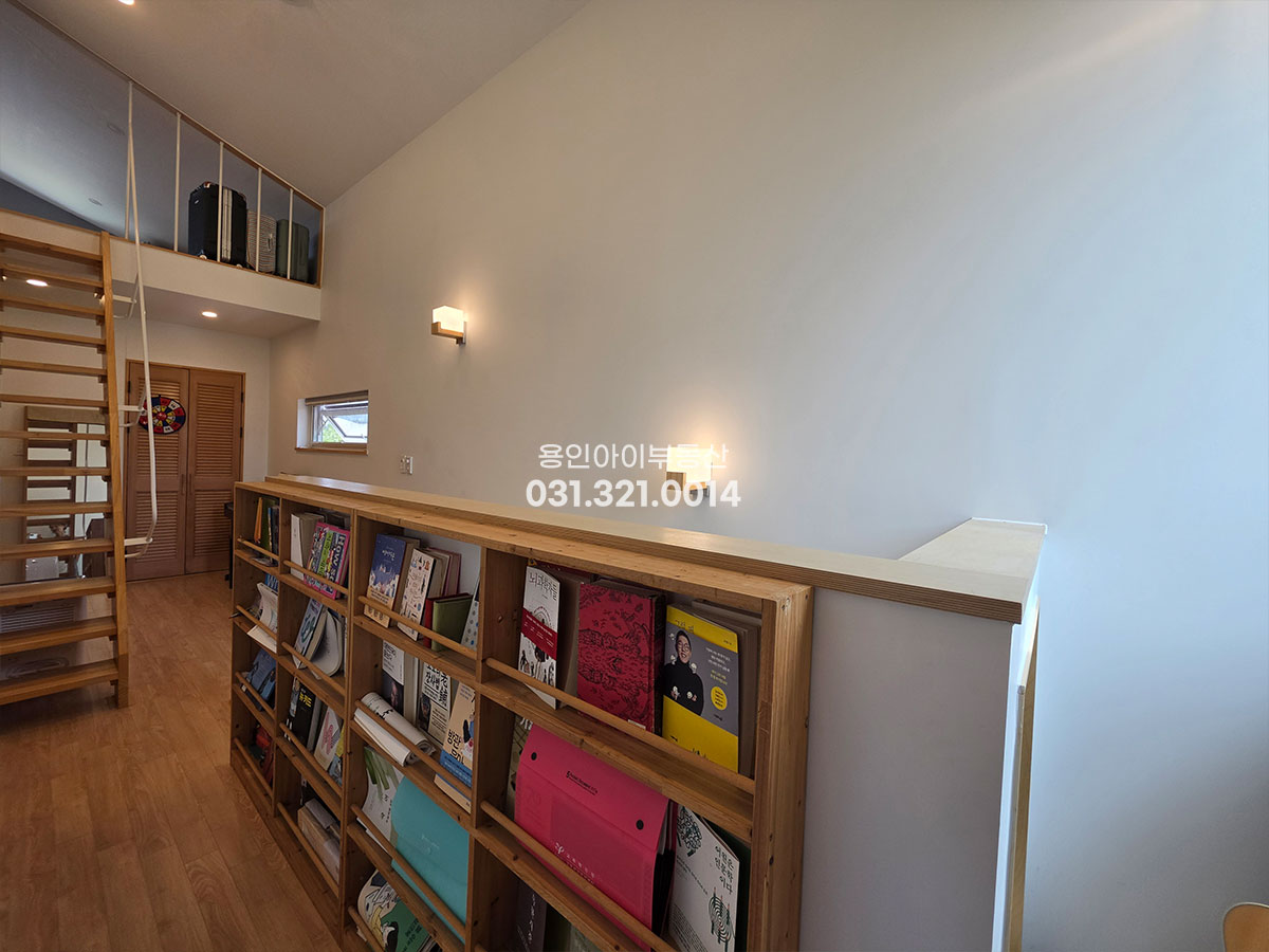 No.3967] 용인전원주택 양지 평창리 서하마을 매매/전세 가능, 평지에 탁트인뷰 주인거주로 관리잘된 집, 방4, 썬룸, 태양광, 시스템에어컨5대, 벙커 1대, 지하실 여유공간