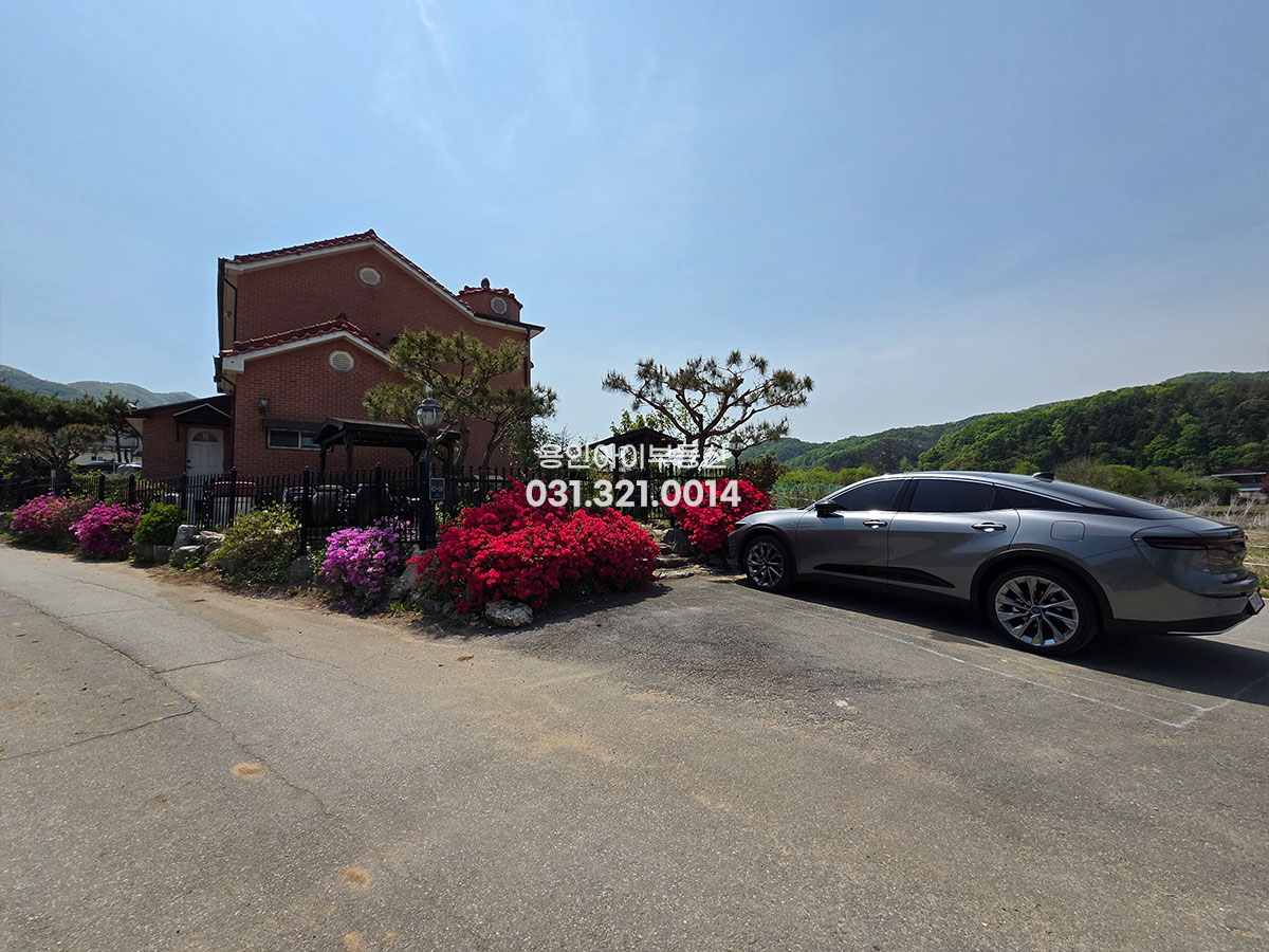 No.3900] 용인전원주택 양지 송문리 대가족 거주가능한 방5개 넉넉한 철콘 전원주택, 햇살좋고 잘 가꿔진 정겨운집, 심야전기, 잘가꿔진 정원