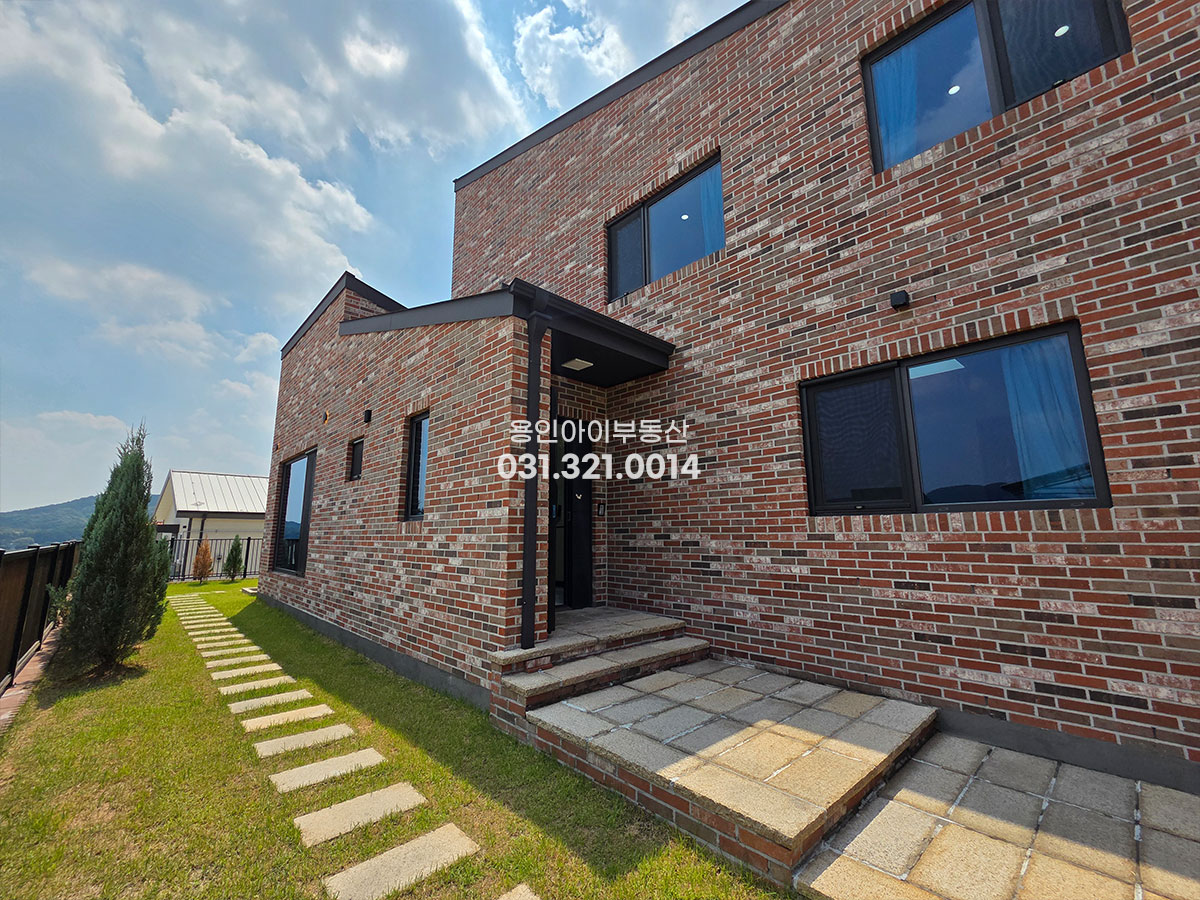 No.3920] 용인 백암 가창리 세시봉 전원주택 단지 신축급주택, 태양광 6kw, 주차4대가능, 예쁜정원, 벽돌집전원주택