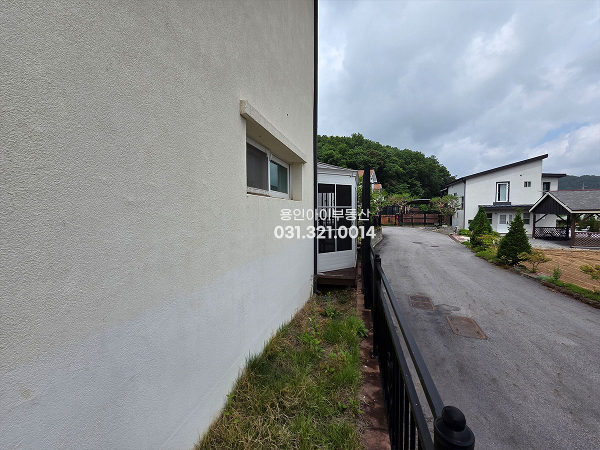 No.8317] 용인시 처인구 추계리/ 교통좋고 1층에 방 2층집/ 42번 국도 양지IC 3분거리/ 이움포레 타운하우스 빠른입주 가능해요.