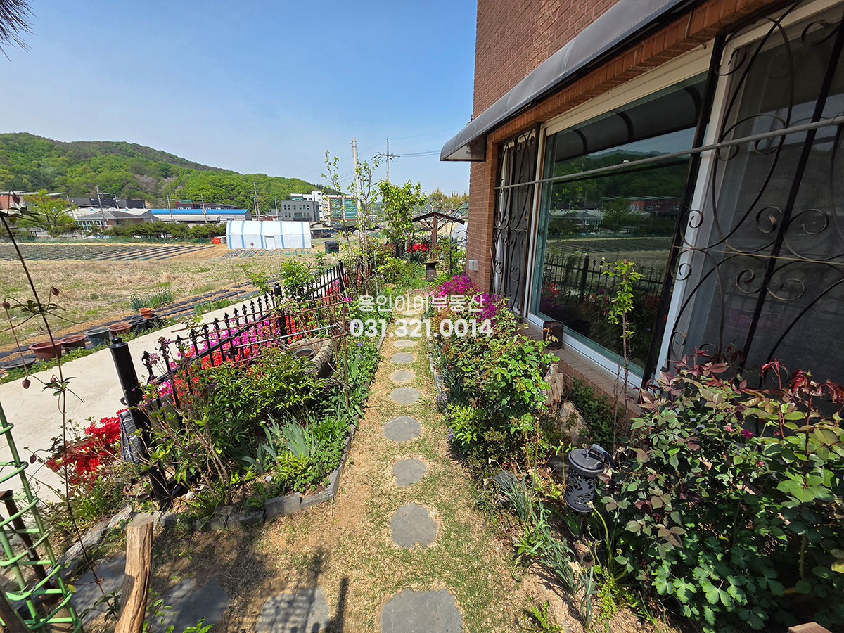 No.3900] 용인전원주택 양지 송문리 대가족 거주가능한 방5개 넉넉한 철콘 전원주택, 햇살좋고 잘 가꿔진 정겨운집, 심야전기, 잘가꿔진 정원