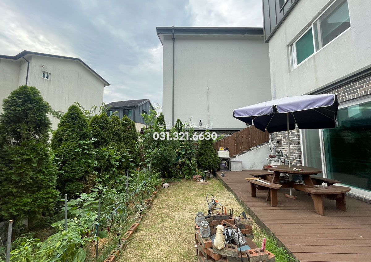 No. 5115] 용인 기흥구 중동 단독주택 전세, 초당역 생활권·석성산 자락의 넓은 마당과 썬룸을 갖춘 3층형 단독 타운하우스