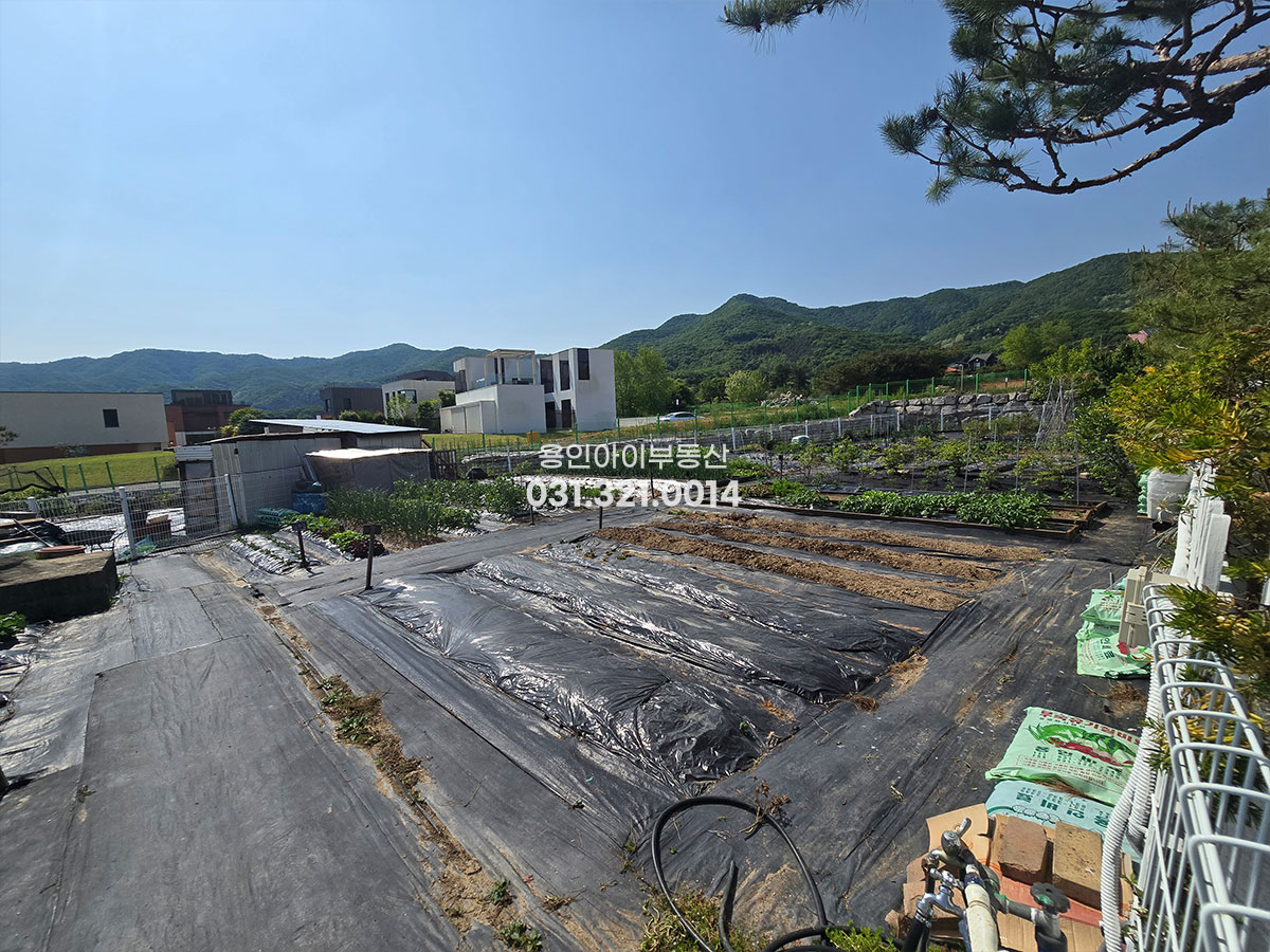 No.3912] 용인전원주택 원삼 사암리 이국적인 전원주택마을 써니힐 관리잘된 예쁜집, 도시가스, 오폐수직관, 텃밭, 벽난로 방4
