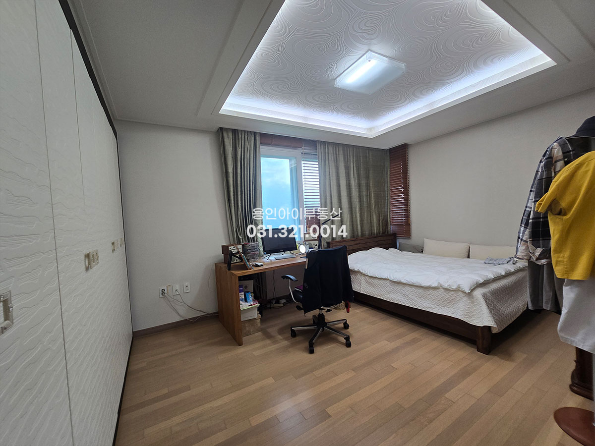 No.3941] 용인 동백 향린동산 전원주택, 전망좋고 경사거의없는 평지의 주택, 프라이빗한 입지, 썬룸, 넒은 지하룸, 도시가스, 철콘, 세대분리가능