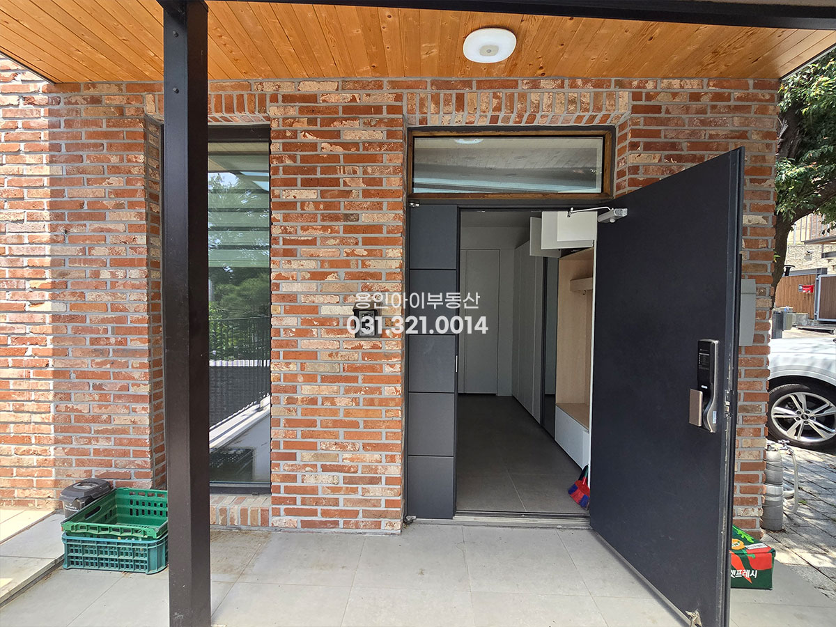 No.3937] 용인 동백동 향린동산 전원주택 급매, 7억대, 전망최고, 방4, 욕실4, 중정, 주차4대까지 도시가스 철콘 예쁜 신축벽돌집