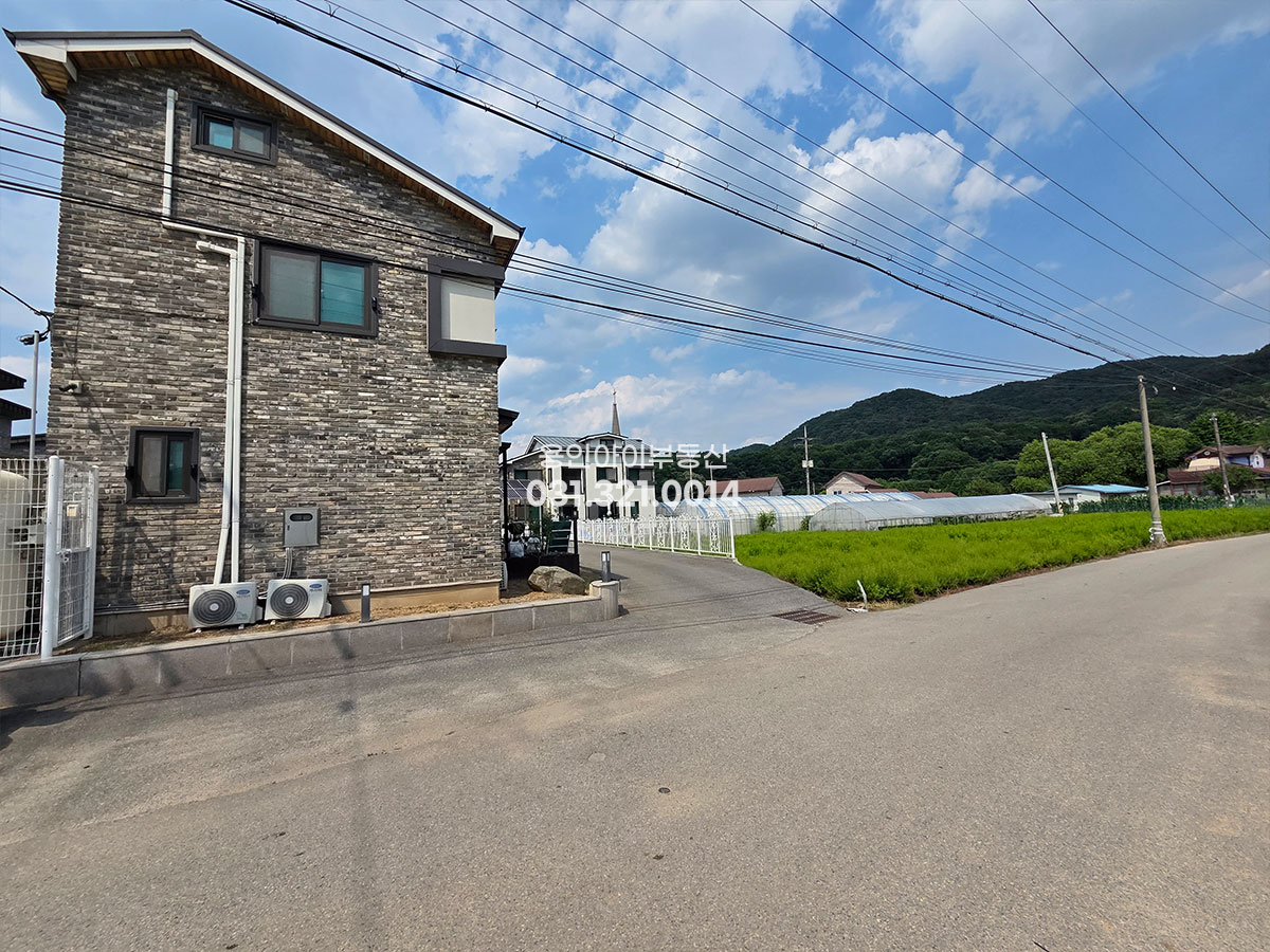 No.3925] 용인전원주택 양지 평창리 급매전원주택, 넓은도로접, 조용한 입지, 관리잘된 집, 넓은다락과 주차2대, 방3 욕2 편하게 살기 좋아요~