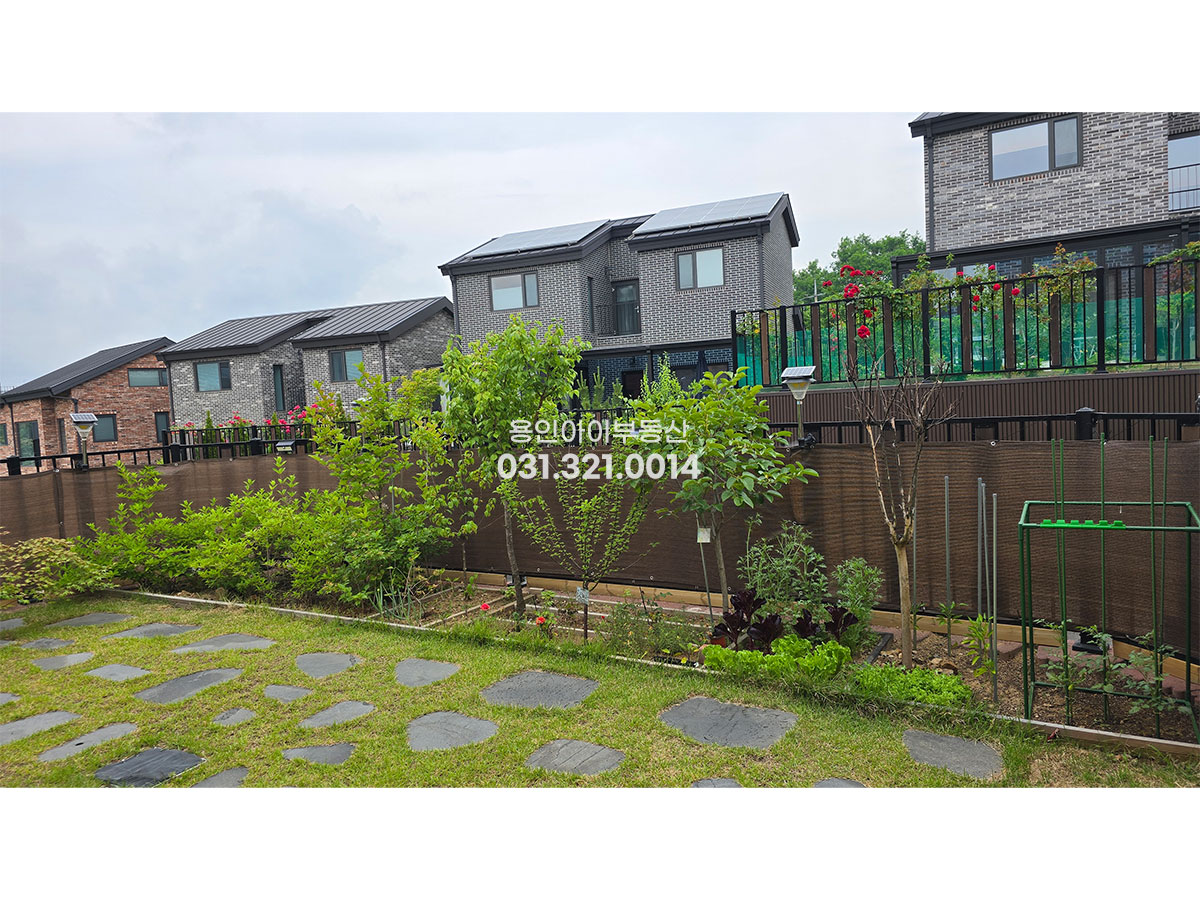 No.3924] 용인전원주택 양지 주북리 포레스트247 단지내 신축급 철콘전원주택, 캐노피 주차2대, 태양광, 썬룸, 다 갖춘 정성가득 예쁜전원주택