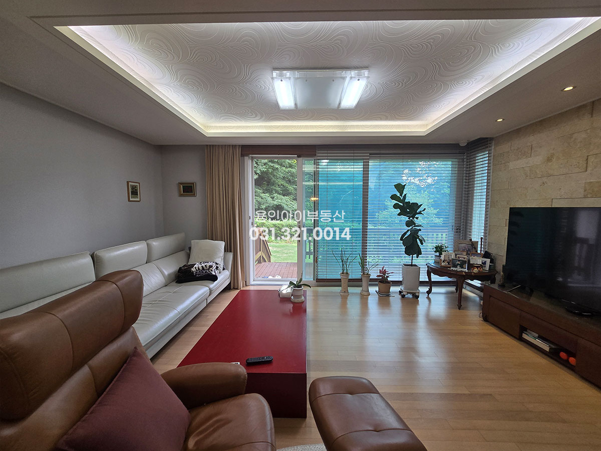 No.3941] 용인 동백 향린동산 전원주택, 전망좋고 경사거의없는 평지의 주택, 프라이빗한 입지, 썬룸, 넒은 지하룸, 도시가스, 철콘, 세대분리가능