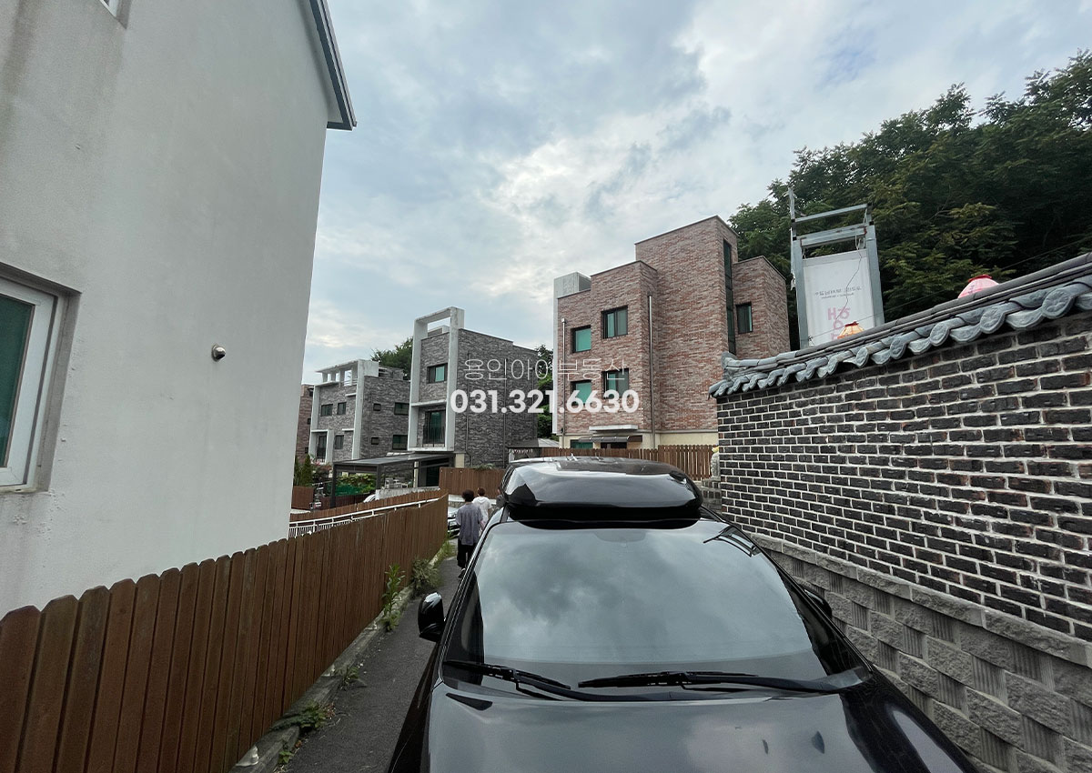 No. 5115] 용인 기흥구 중동 단독주택 전세, 초당역 생활권·석성산 자락의 넓은 마당과 썬룸을 갖춘 3층형 단독 타운하우스